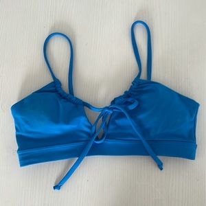 Midori bikini top / front tie